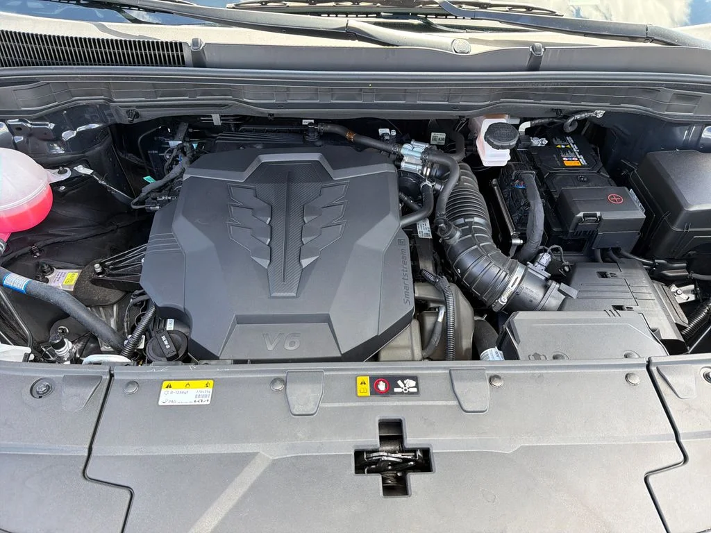Used 2025 Gray Kia LXS image 21