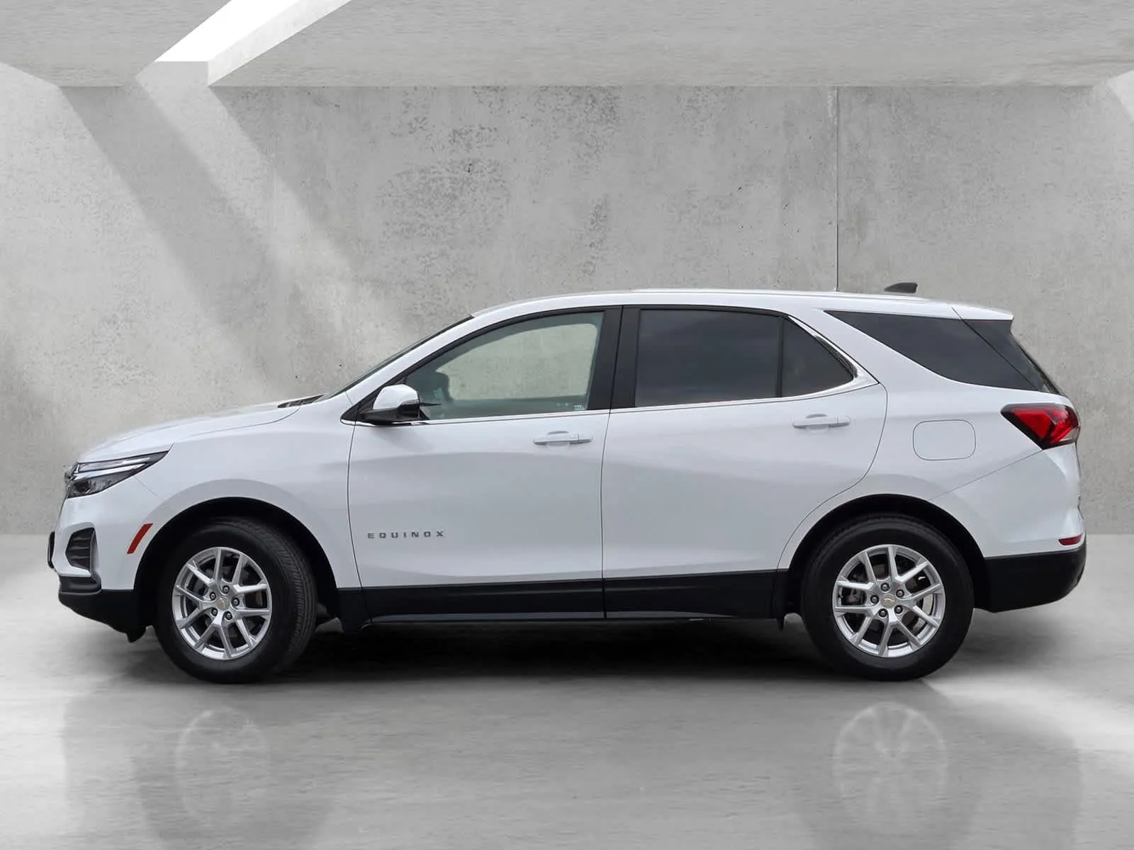 Used 2024 Summit White Chevrolet LT image 7