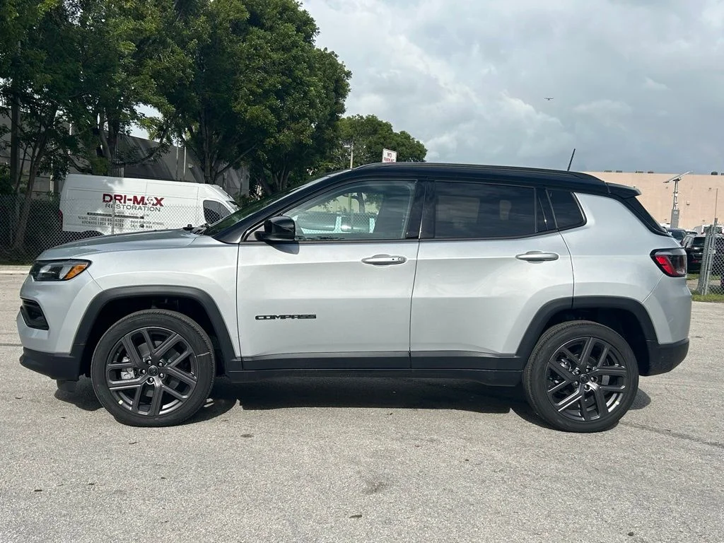 2025 Jeep Compass Limited - Photo 8