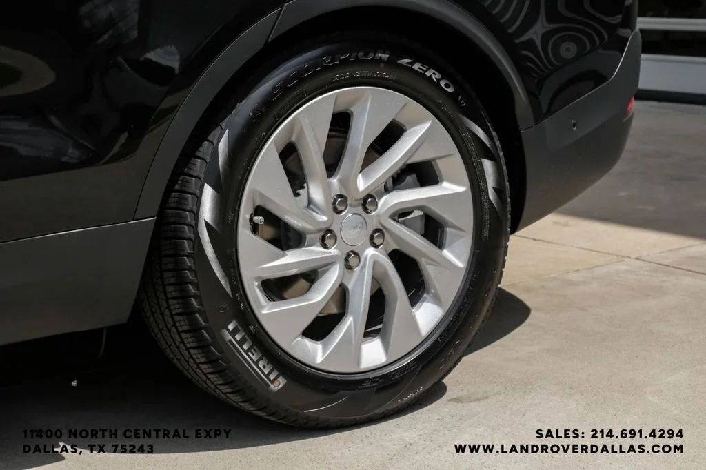 New 2026 Santorini Black Metallic Land Rover S image 56