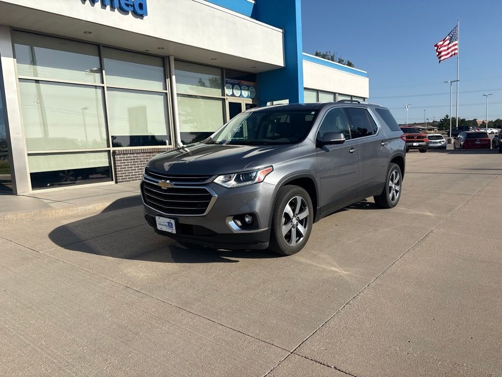 Used 2018 Satin Steel Metallic Chevrolet 3LT image 1