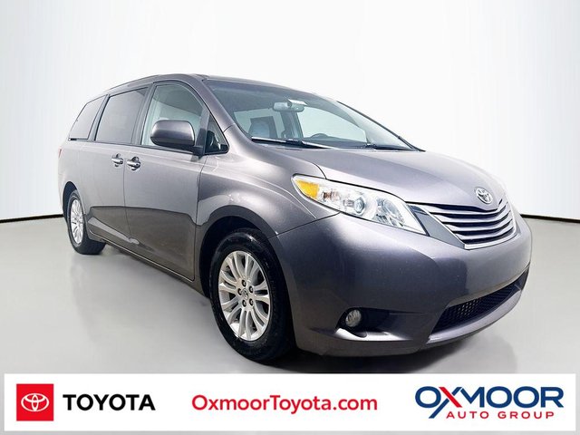 2017 Toyota Sienna XLE