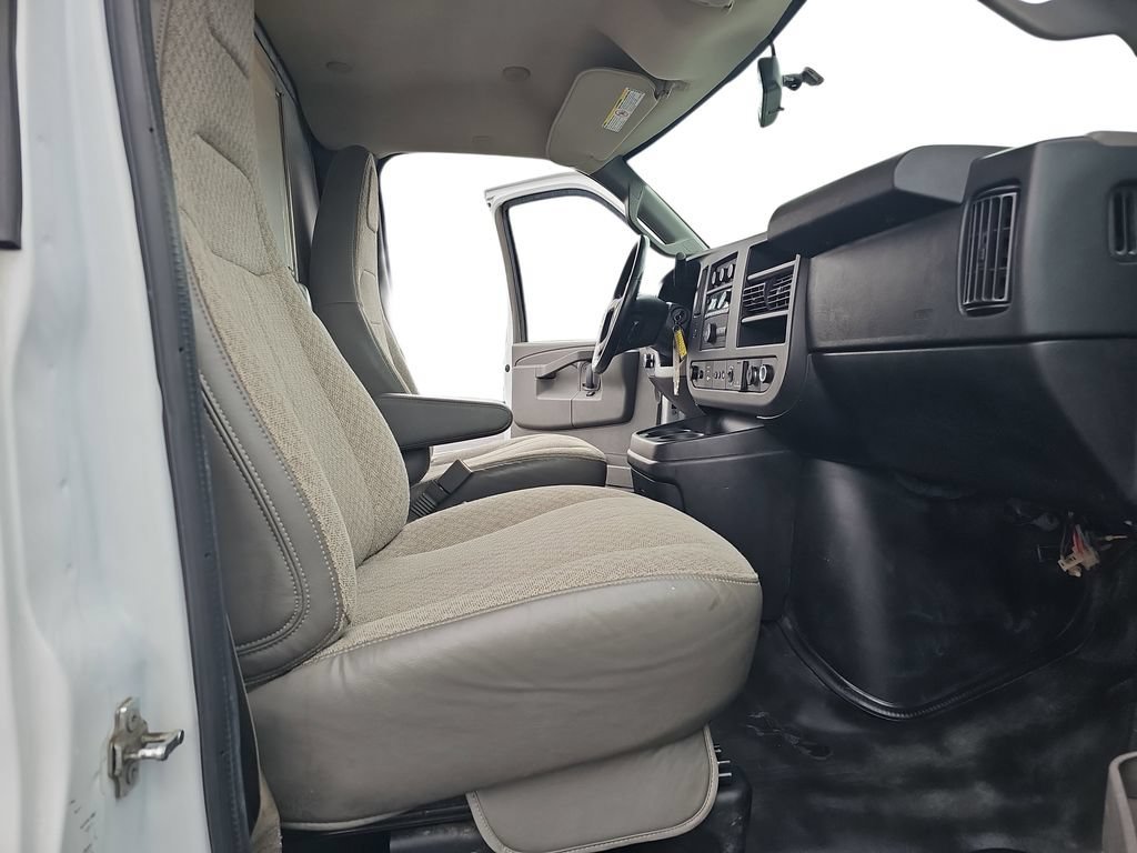 Used 2021 Summit White Chevrolet Work Van image 11