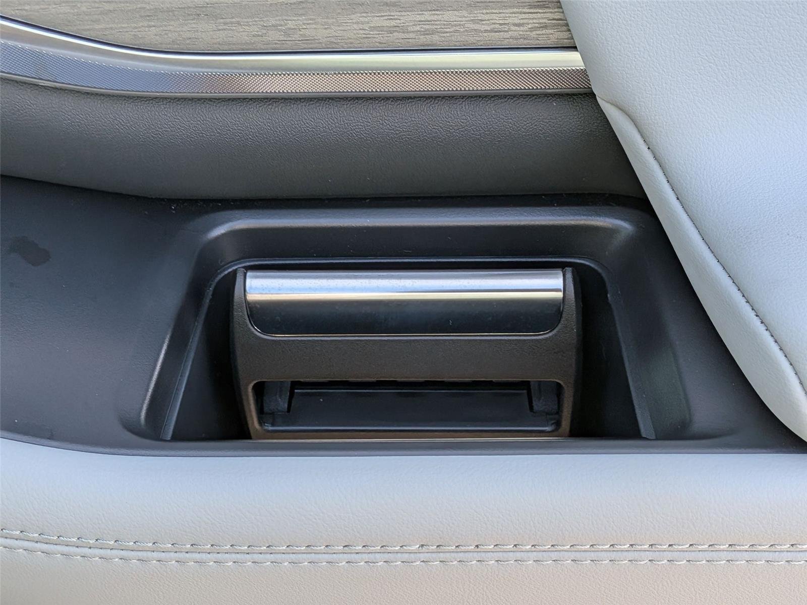 New 2025 Agate Black Metallic Ford Platinum® MAX image 38