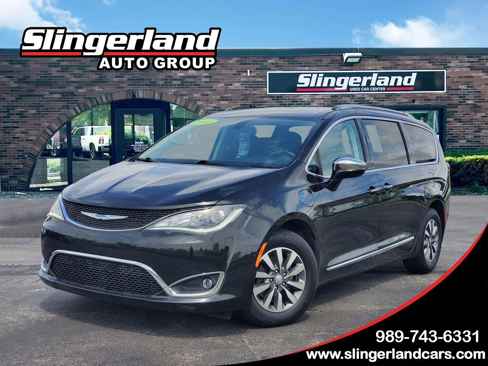 2020 Chrysler Pacifica Hybrid Limited's photo
