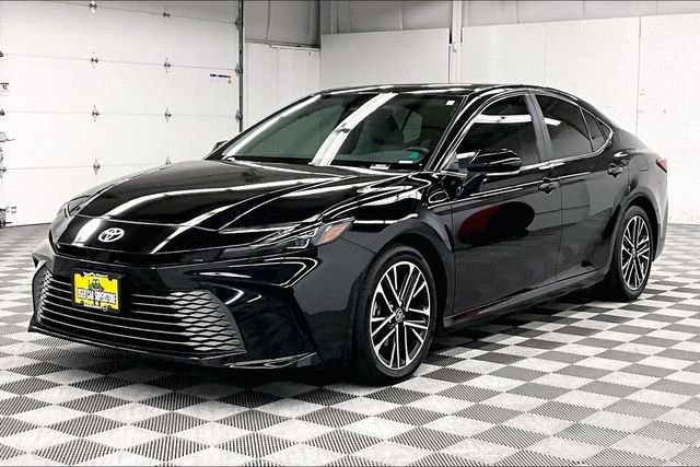 2025 Toyota Camry XLE - Photo 12