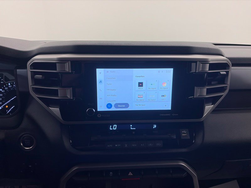 Used 2022  Toyota SR5 image 26