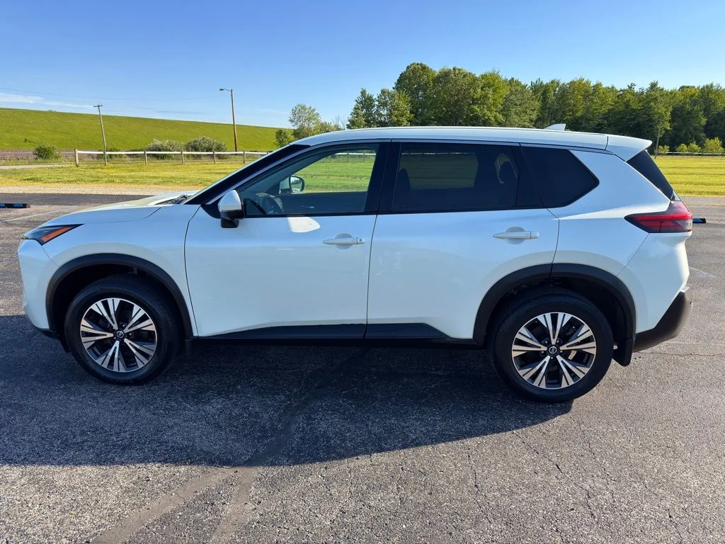 Used 2021 White Nissan SV image 16