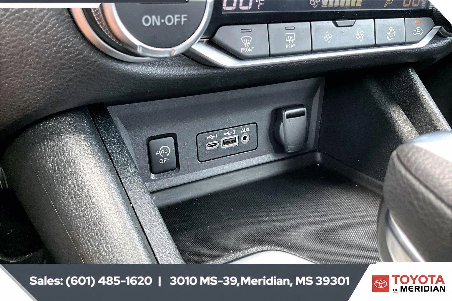 Used 2024 Rosewood Metallic Nissan SV image 23