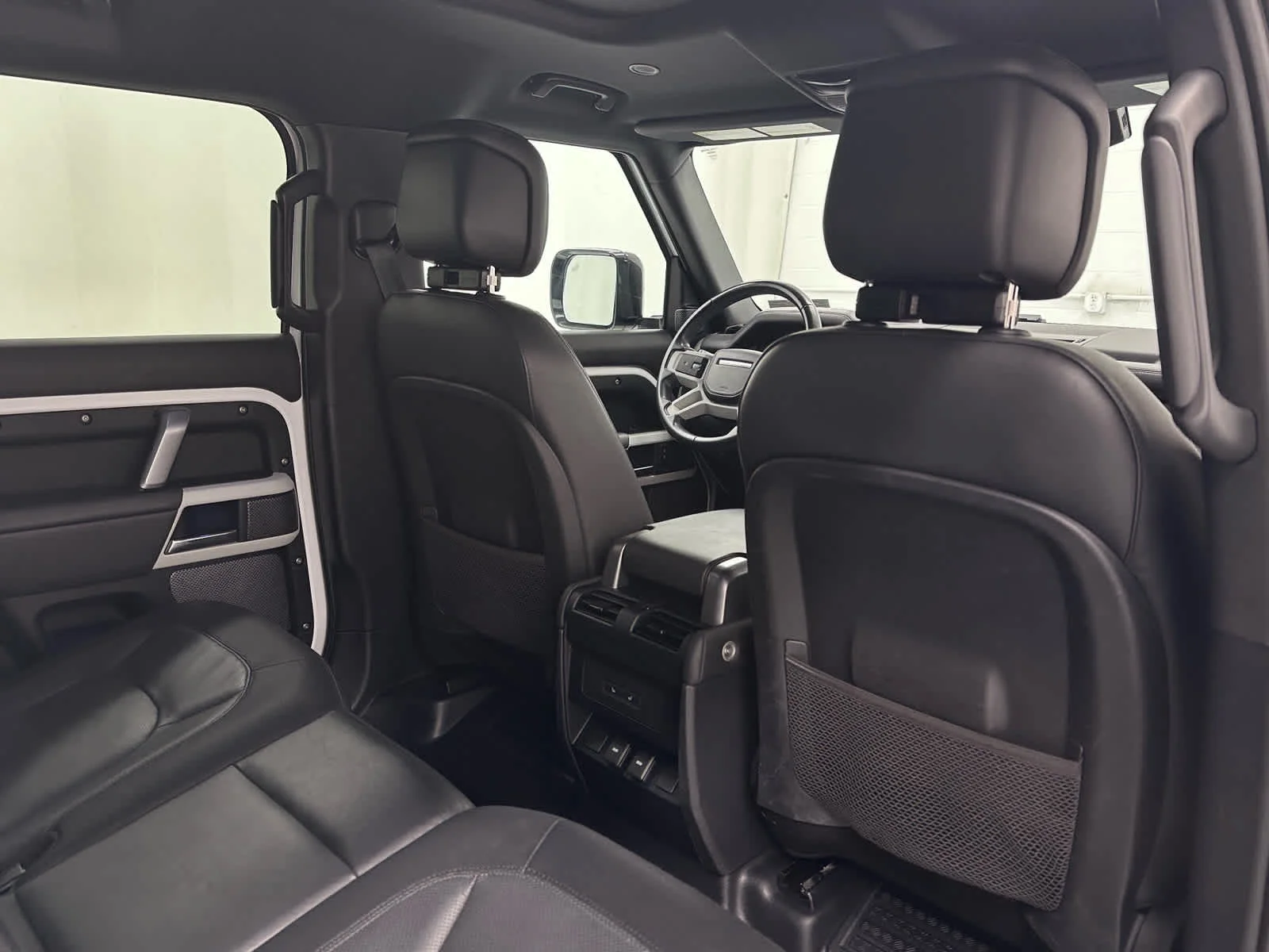 Used 2023 Fuji White Land Rover X-Dynamic SE image 20