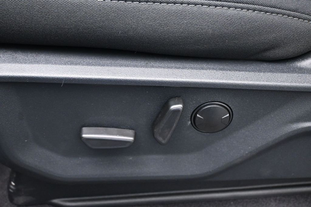 New 2026 Agate Black Metallic Ford XLT image 10