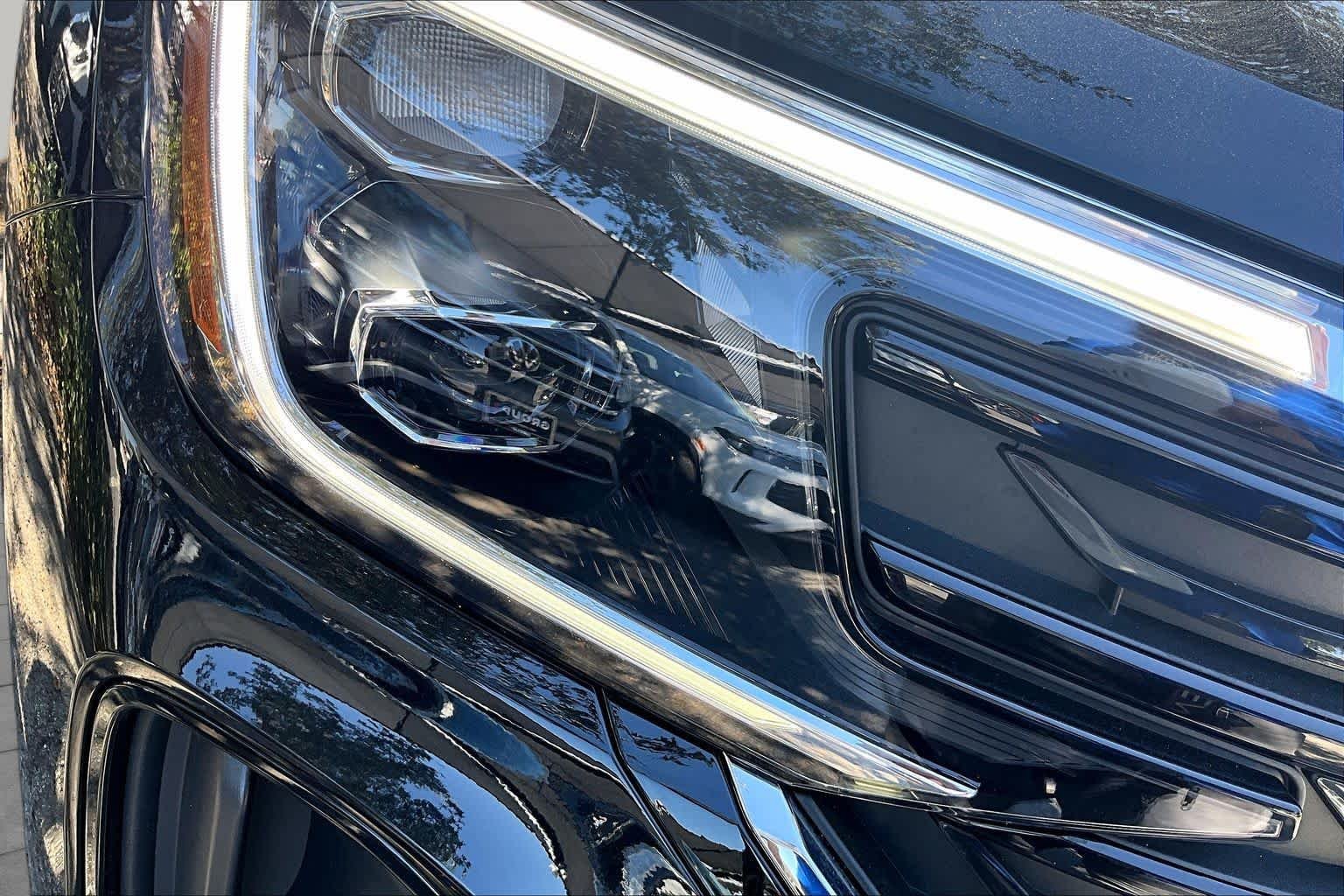 New 2026 Deep Black Pear Volkswagen SE w/Technology image 13