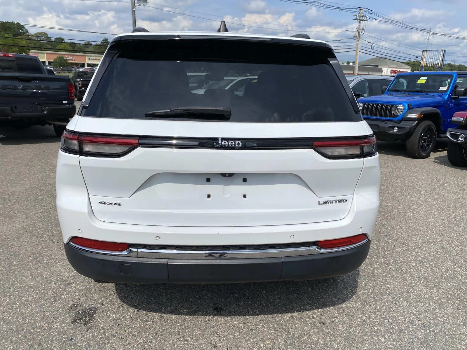 Certified Used 2022 Bright White Clearcoat Jeep Limited image 4