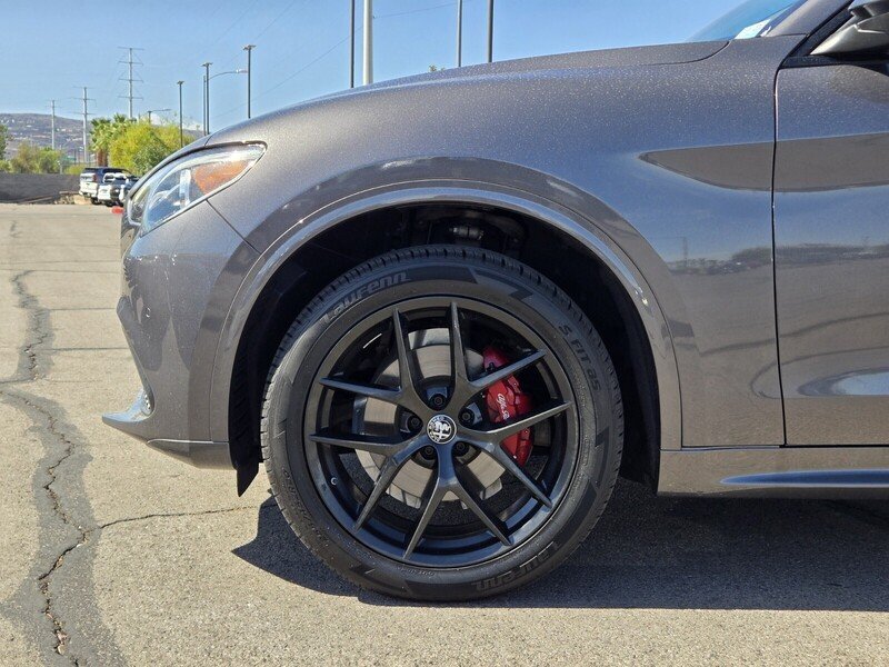 Used 2020 Gray Metallic Alfa Romeo SPORT RWD image 9