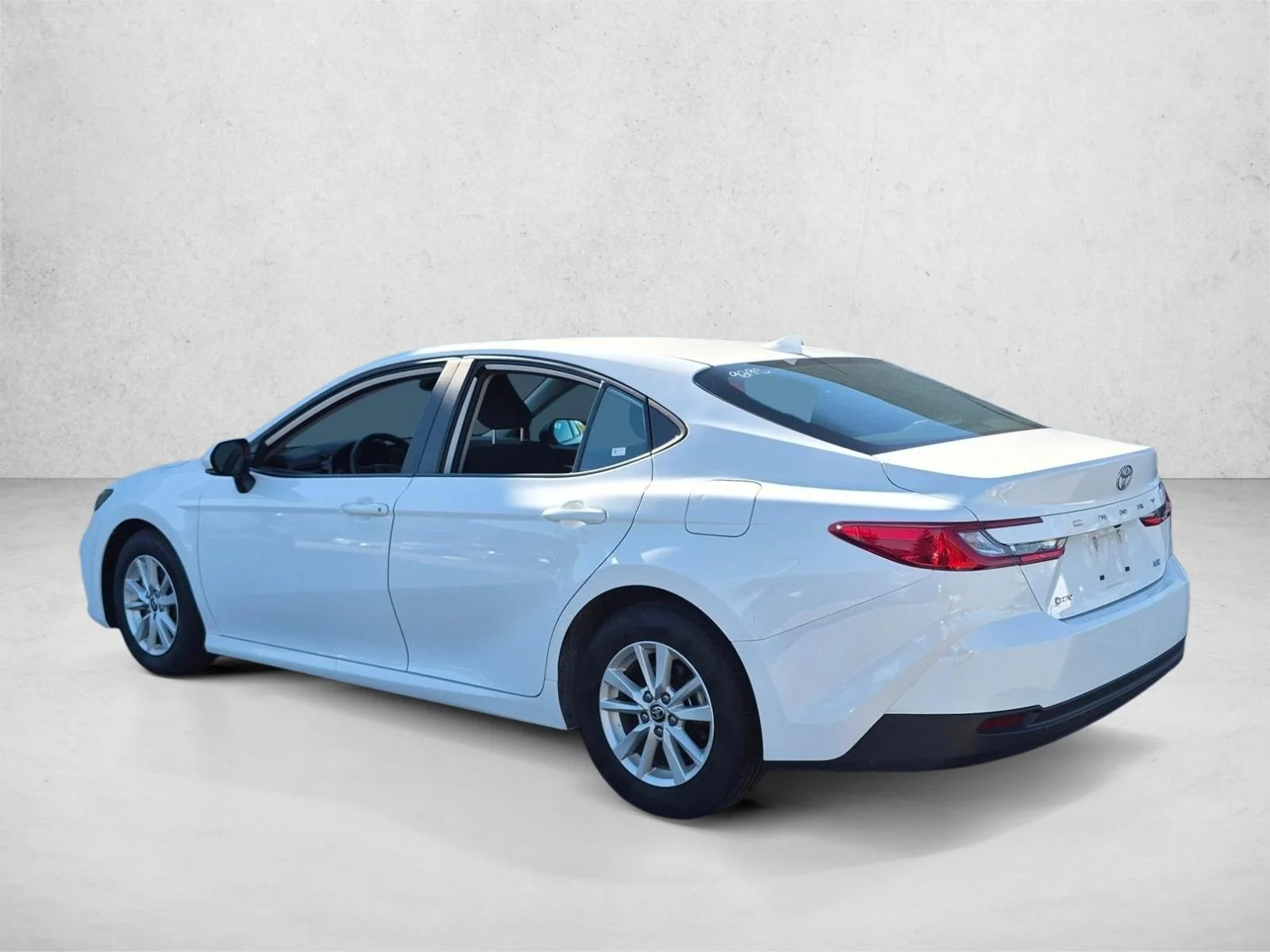 Used 2025 Ice Cap Toyota LE image 5