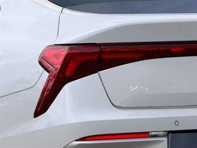 2026 Kia K5 LXS - Photo 11