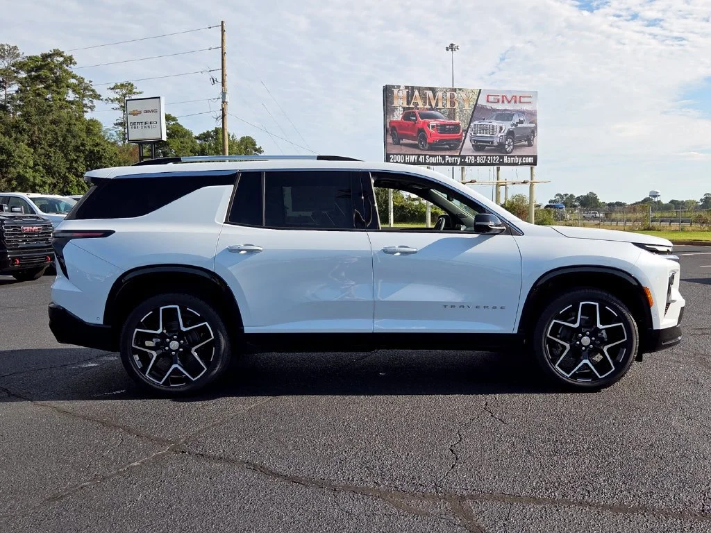 New 2026 Polar White Tricoat Chevrolet High Country image 41