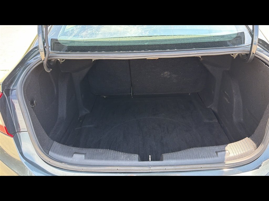 Used 2018 Graphite Metallic Chevrolet Premier image 27