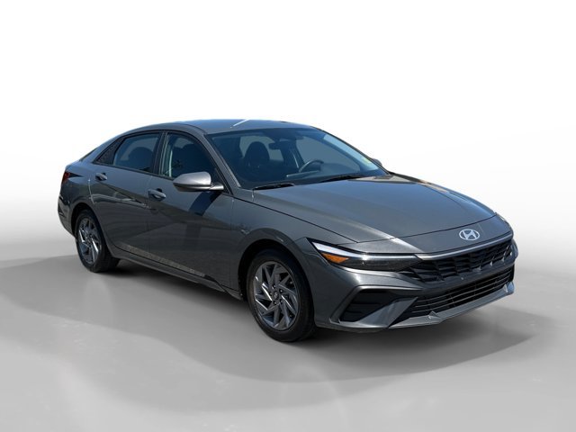 Used 2024 Gray Hyundai SEL image 7