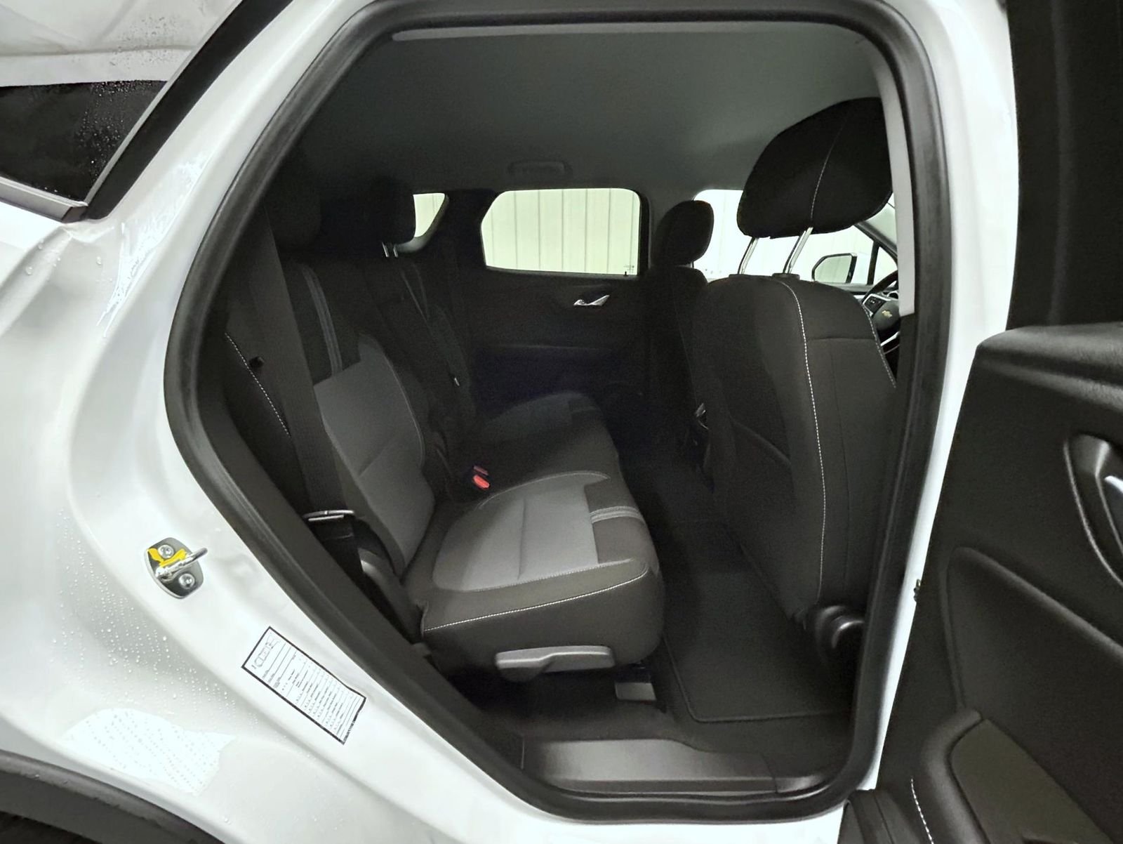 Used 2025 White Chevrolet LT image 18
