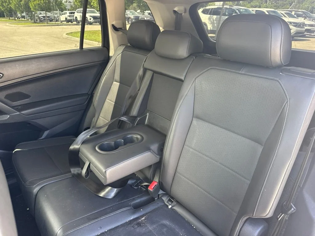 Used 2018 Black Volkswagen 2.0T SE image 11