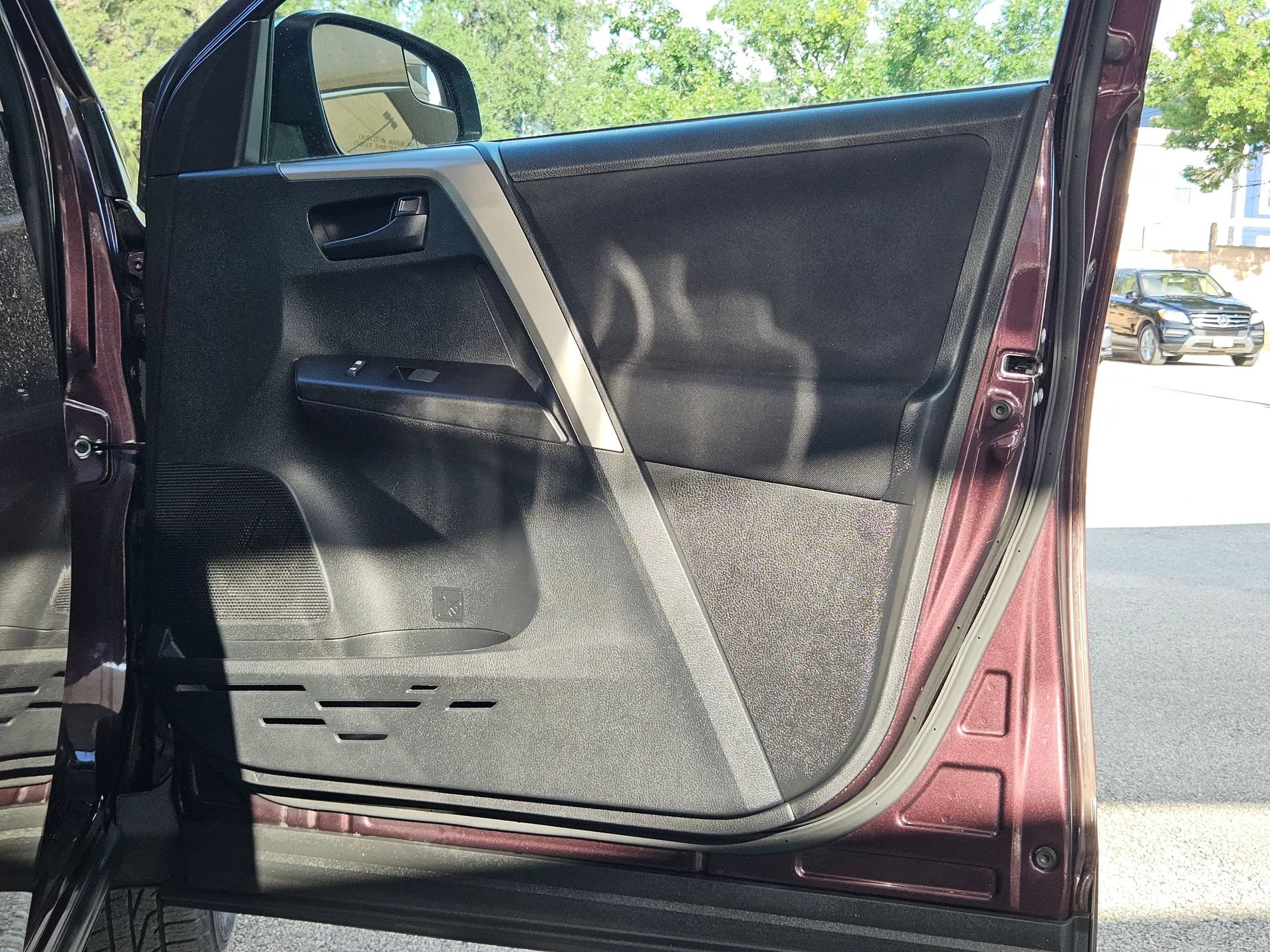 Used 2018 Maroon Toyota LE image 29