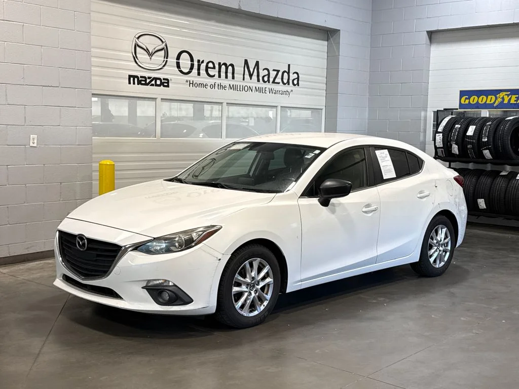 Used 2015 White Mazda i Touring image 1