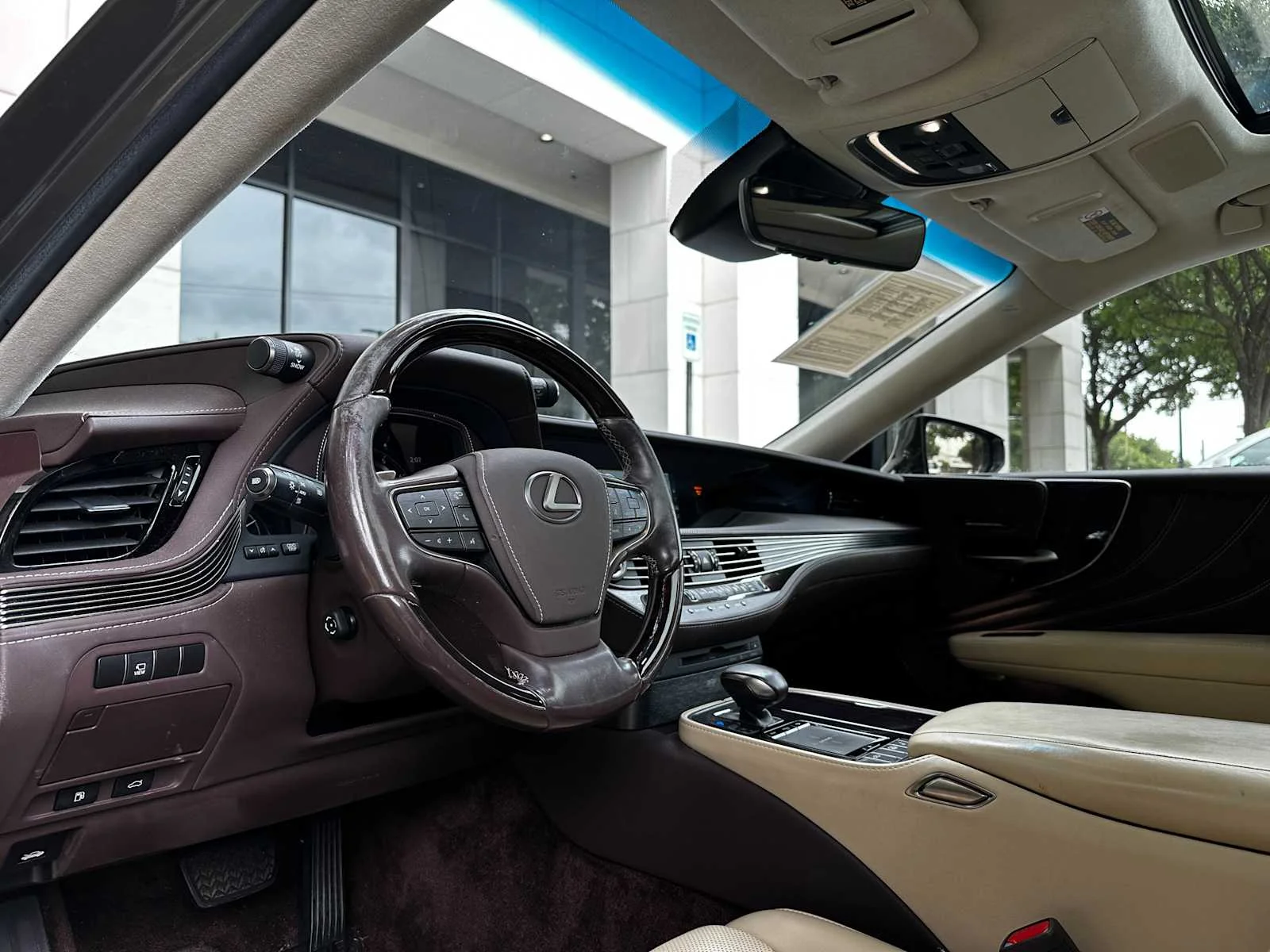 Used 2019  Lexus LS 500 image 8
