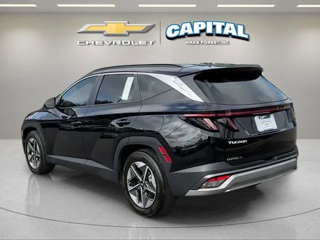 Used 2025 Black Hyundai SEL Convenience image 4