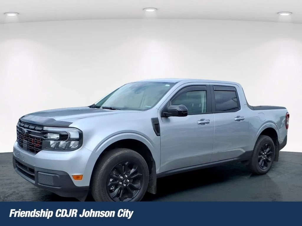 Used 2024 Silver Ford Lariat image 1