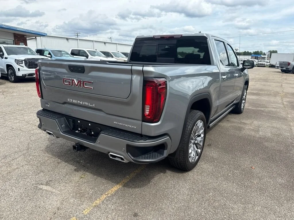 Used 2025 Sterling Metallic GMC Denali image 5