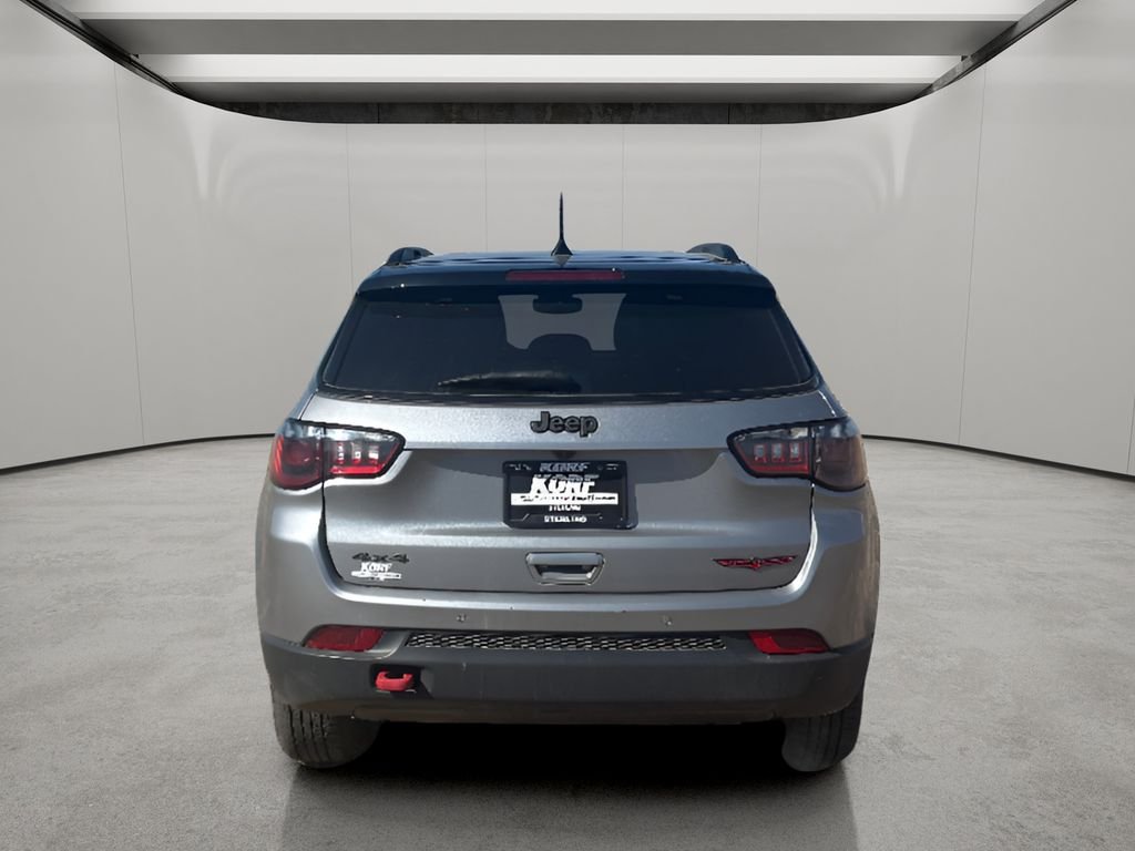 Used 2024 Silver Zynith Metallic Clearcoat Jeep Trailhawk image 5