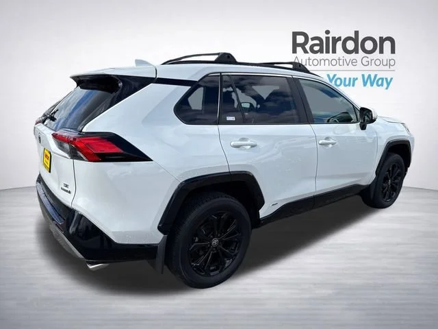 2024 Toyota RAV4 SE - Photo 8