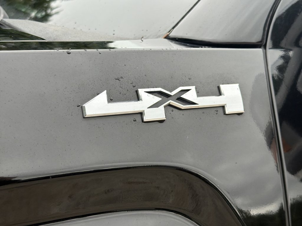 Used 2015 Black GMC SLT image 31