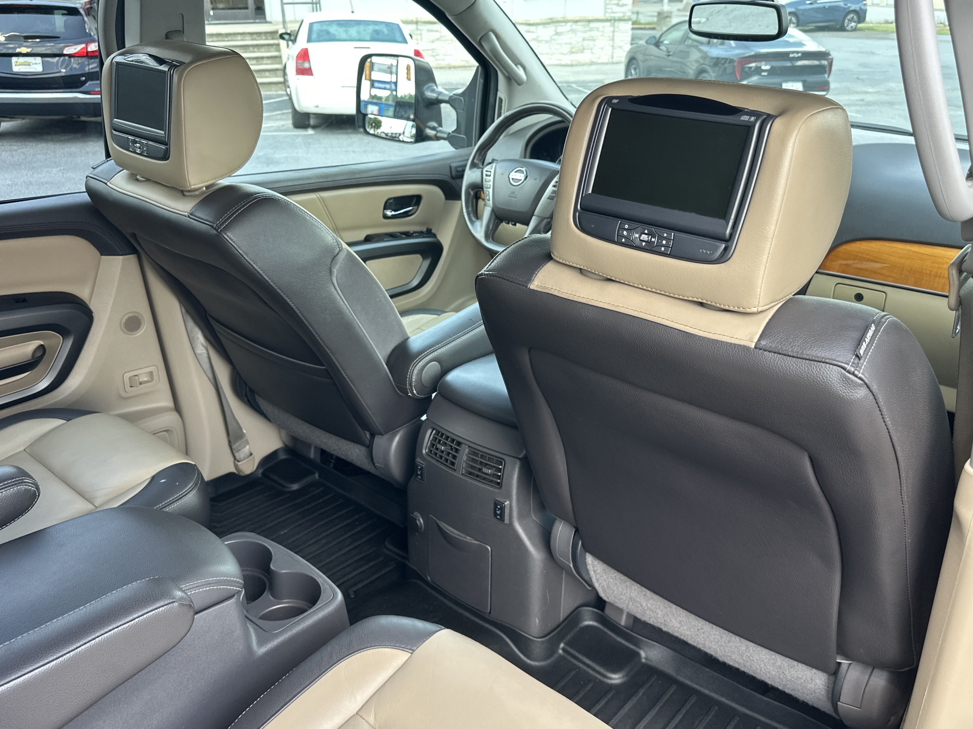 Used 2015 Java Metallic Nissan Platinum image 16