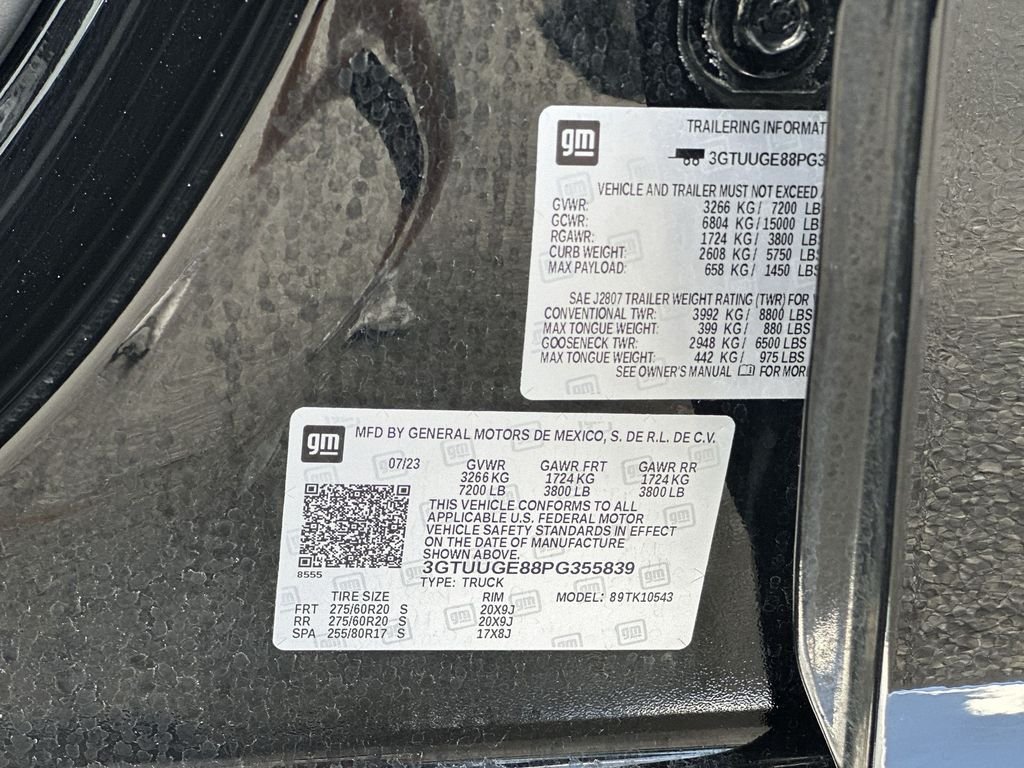 Used 2023 Onyx Black GMC Denali image 33