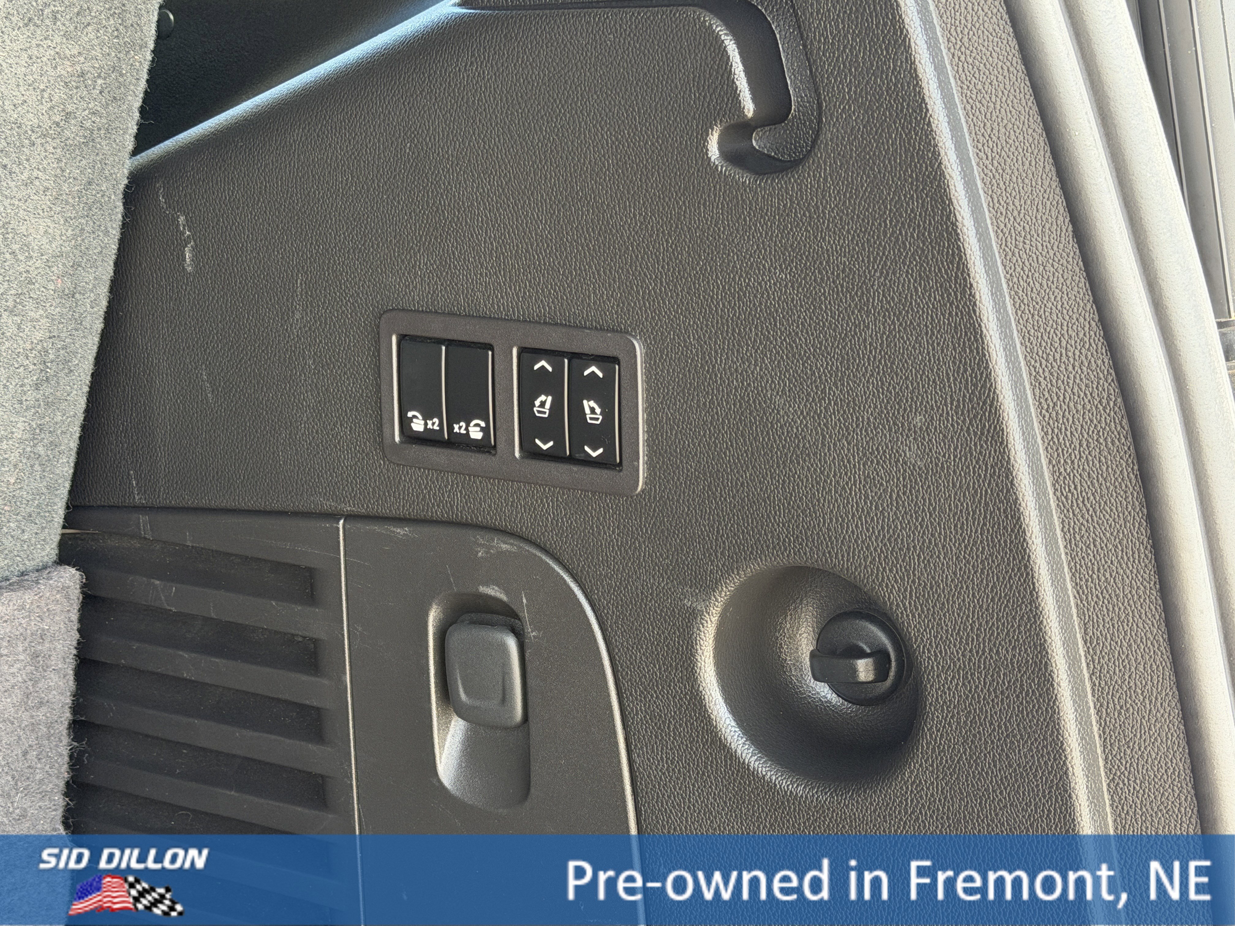 Used 2017 Pepperdust Metallic Chevrolet LT image 6