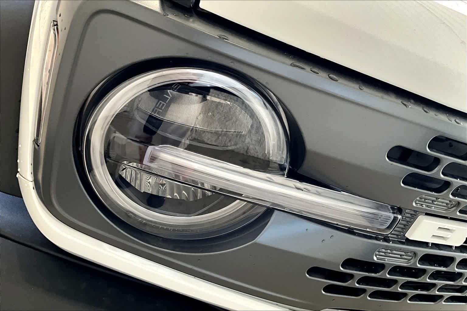 New 2025 Oxford White Ford Badlands® image 13