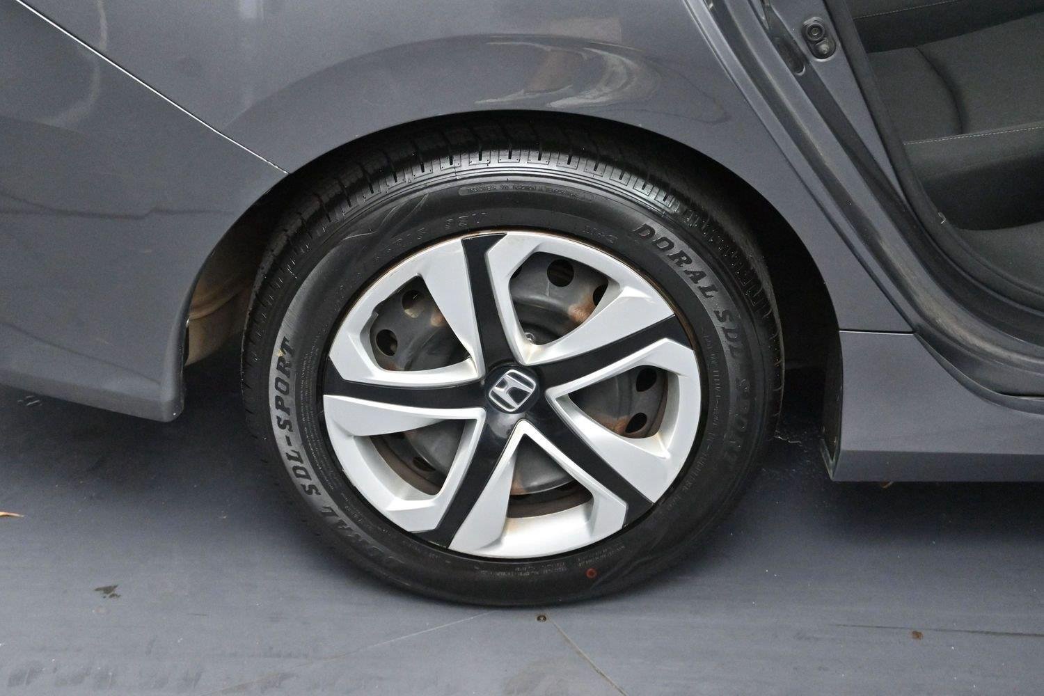 Used 2018 Modern Steel Metallic Honda LX image 29