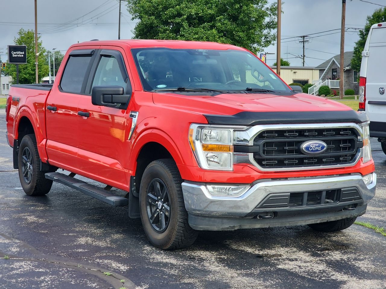 Used 2022 Red Ford XLT image 1