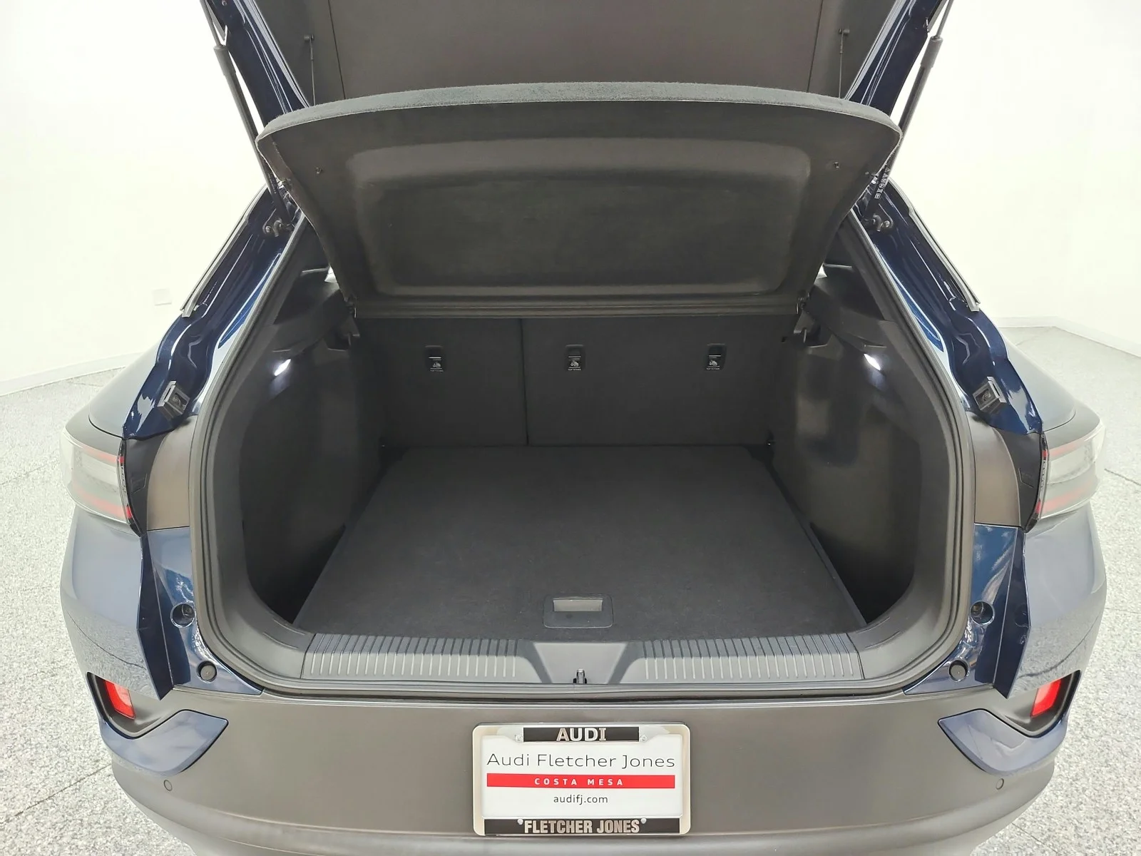 Used 2023 Tourmaline Blue Metallic Volkswagen Pro image 20