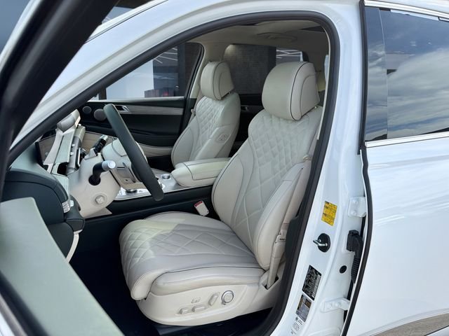 Used 2025 White Genesis 3.5T Prestige image 13