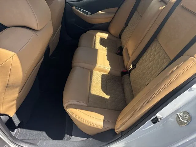 Used 2016 White Nissan SR image 13