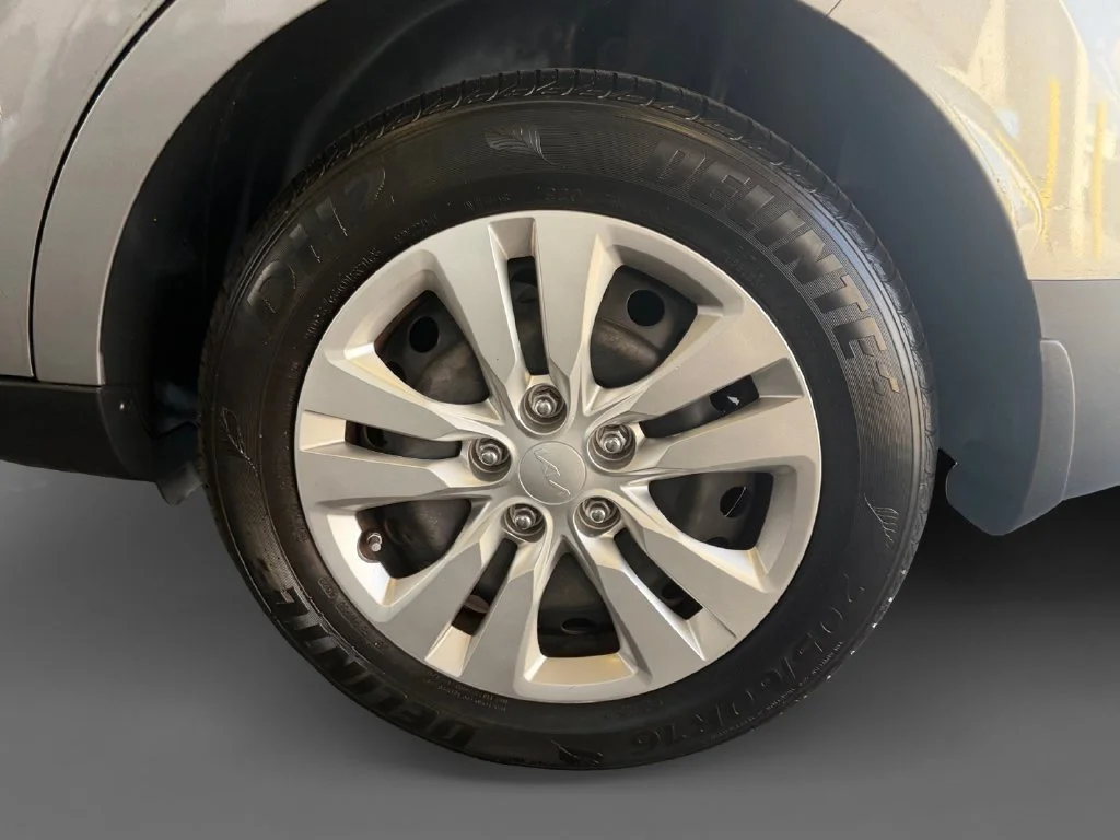 Used 2022 Gray Kia LX image 17
