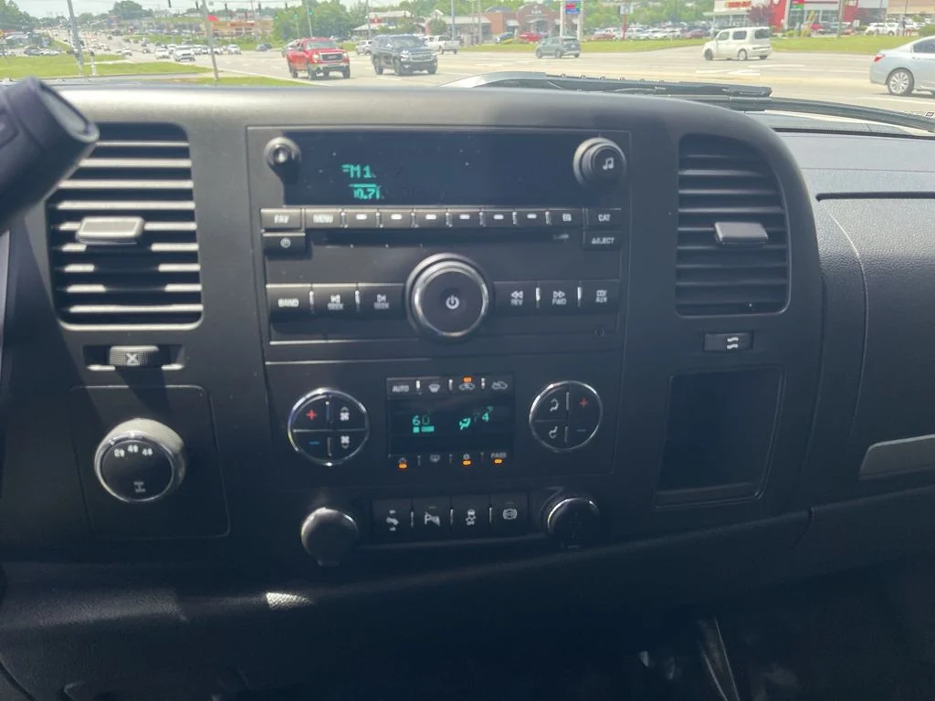 Used 2014 Black Chevrolet LT image 20