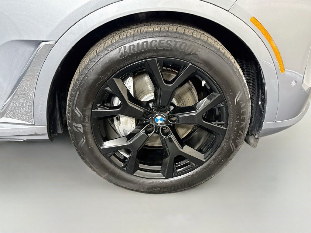Used 2026 Skyscraper Gray Metallic BMW xDrive40i image 28