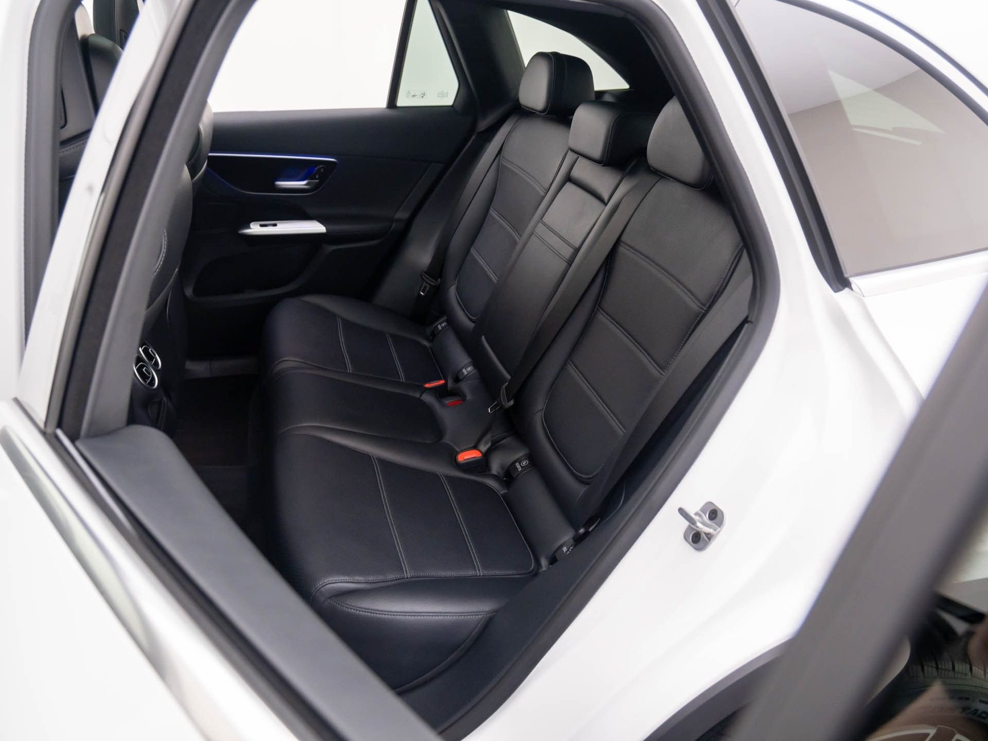 New 2026 White Mercedes-Benz GLC 300 image 15