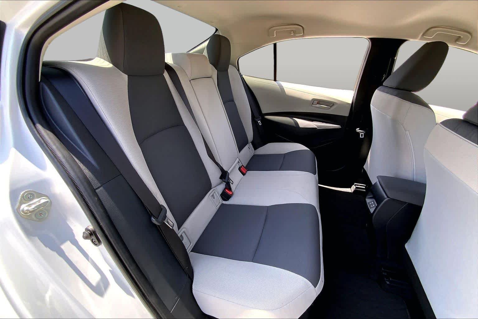 Used 2024 Ice Cap Toyota Hybrid LE image 19