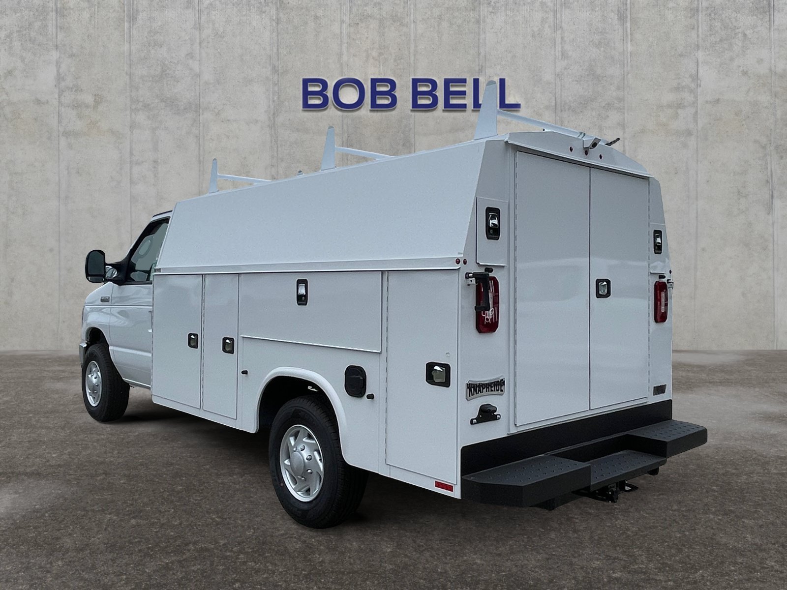 New 2027 Oxford White Ford E-350 SRW image 3