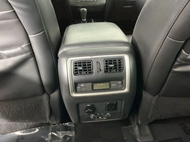 Used 2015 White INFINITI Base image 27